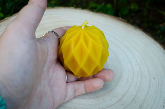 Bičių vaško žvakė "Deimantukas" - Melora