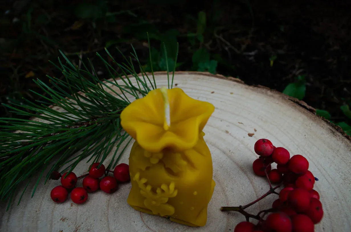 Bičių vaško žvakė "Kalėdų krepšys" - Melora