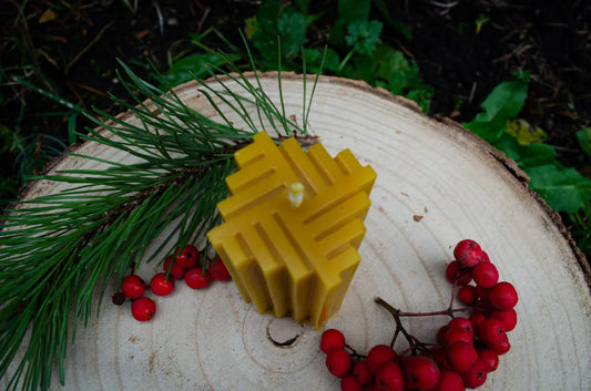 Bičių vaško kvadratinė žvakė - Melora