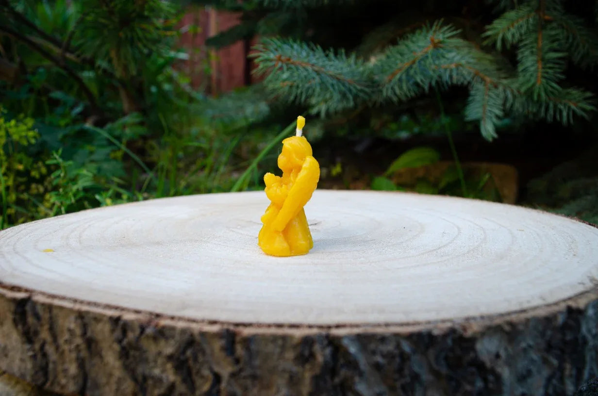 Mažos mergaitės angeliuko žvakutė