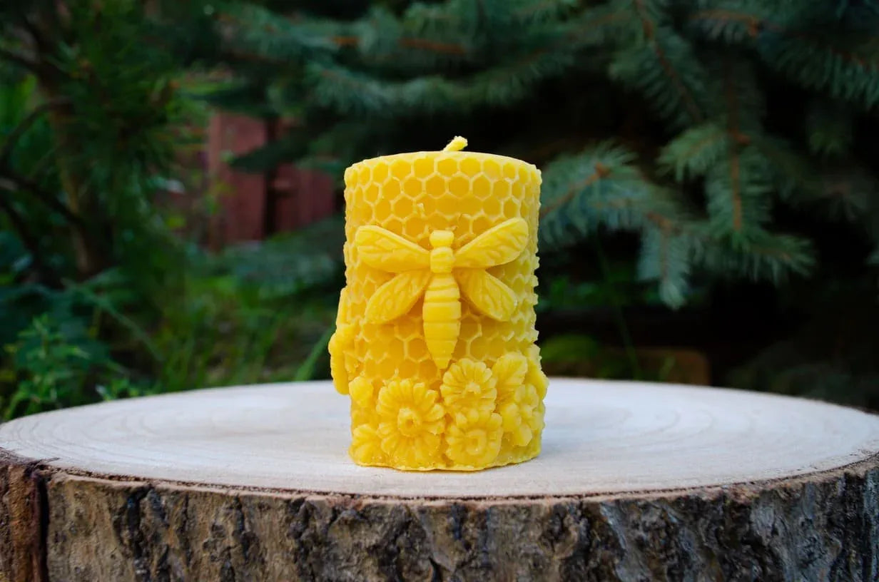 Bičių vaško žvakė "Bitės gėlytėse" - Melora