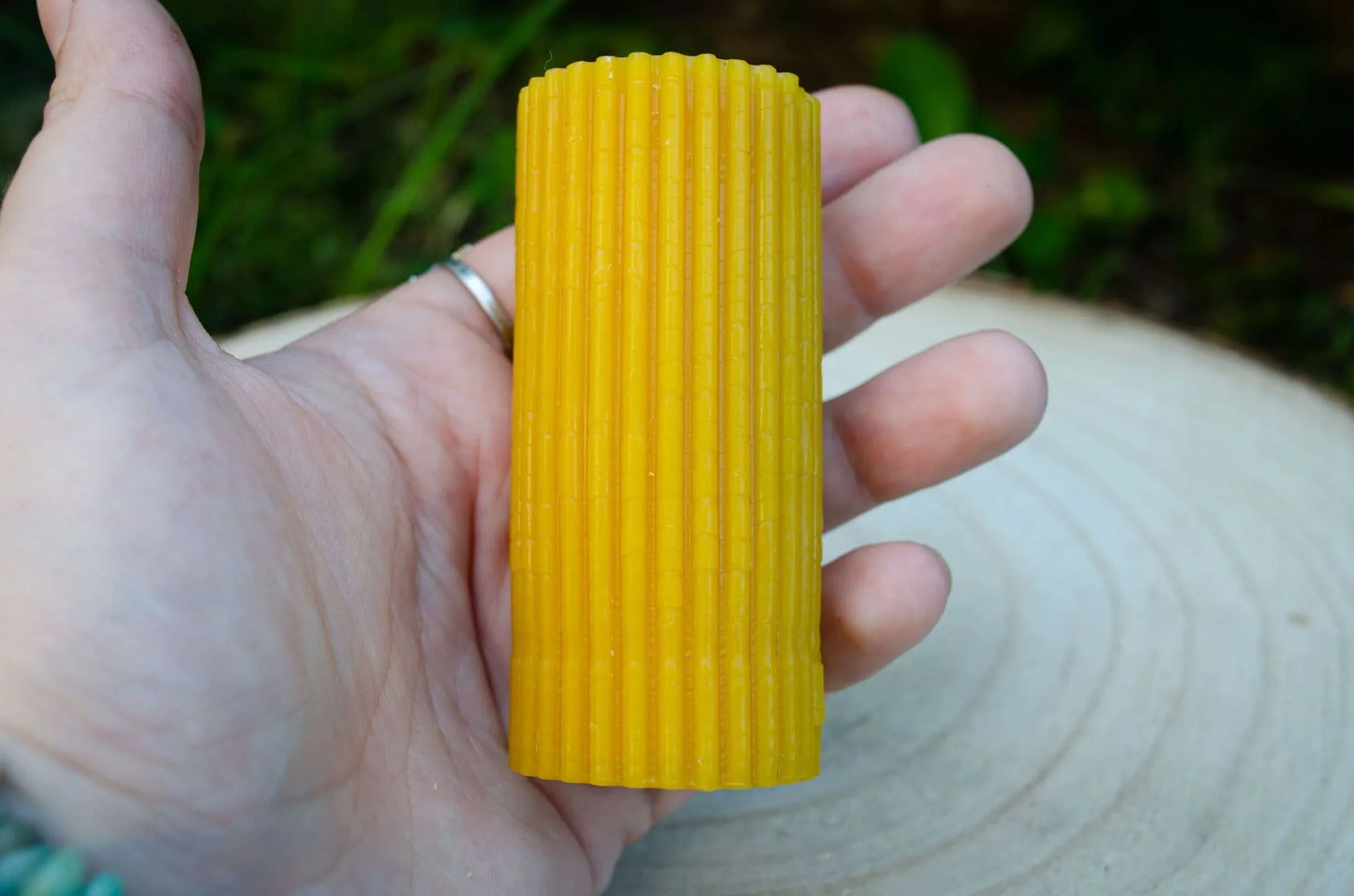 Bičių vaško žvakė "Cilindrėlis" - Melora