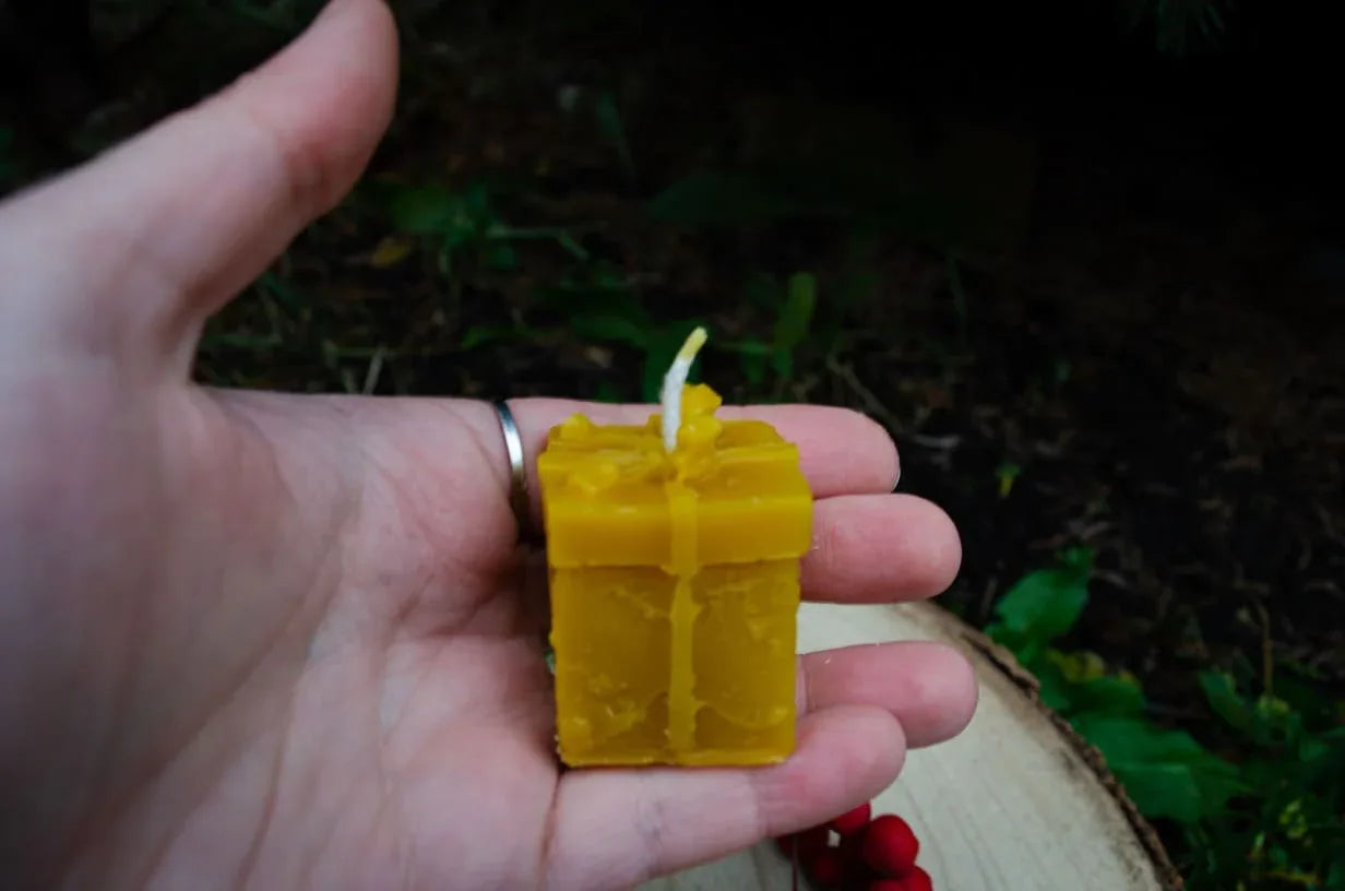 Bičių vaško žvakė "Dovanėlė" - Melora