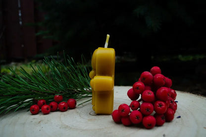 Bičių vaško žvakė "Kalėdinis sausainis" - Melora