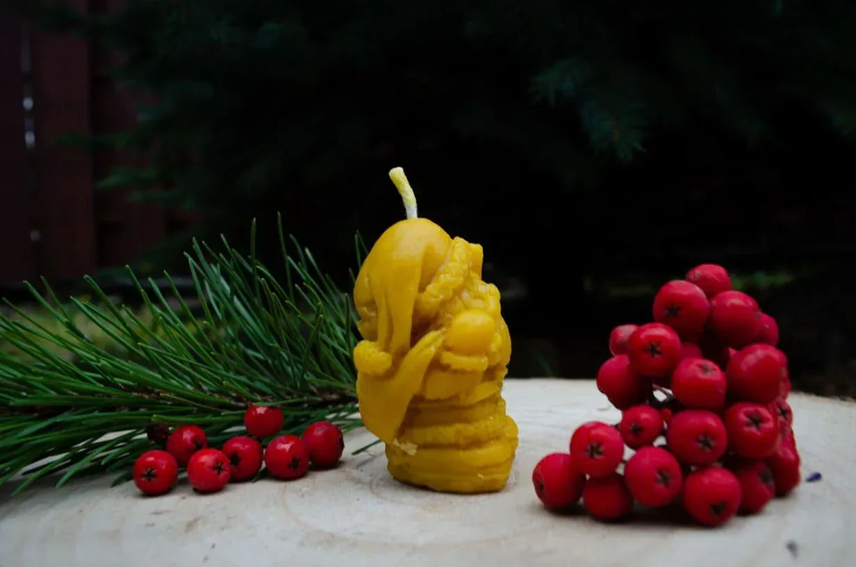 Bičių vaško žvakė "Kalėdų senelis" - Melora