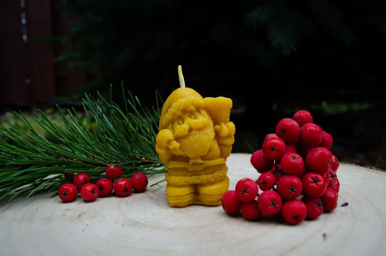 Bičių vaško žvakė "Kalėdų senelis"