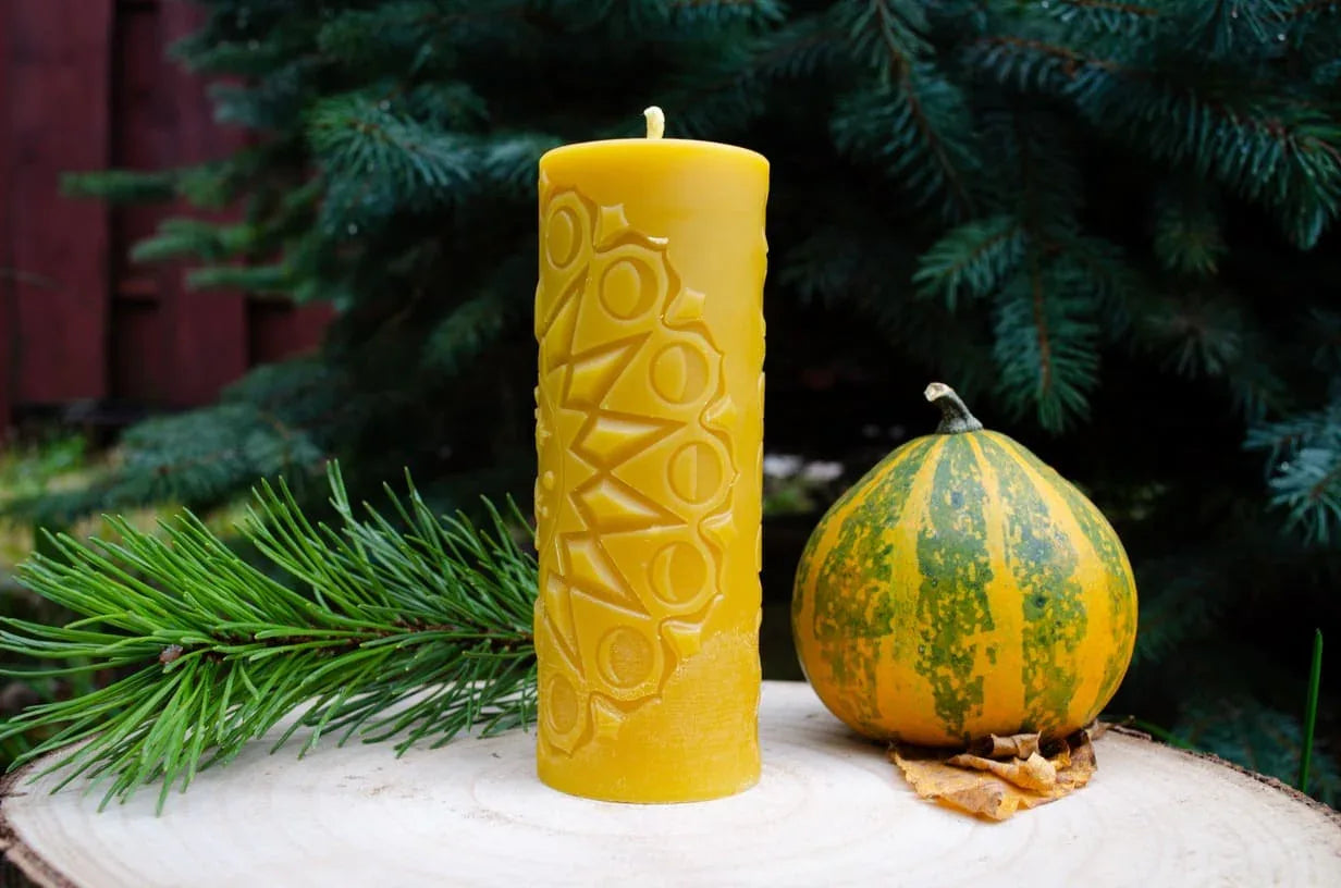 Bičių vaško žvakė "Mėnulis" - Melora