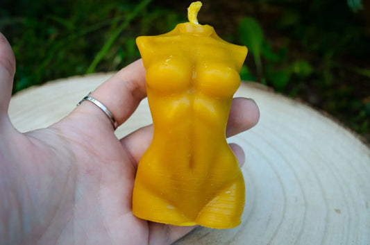 Bičių vaško žvakė "Moters kūnas" - Melora