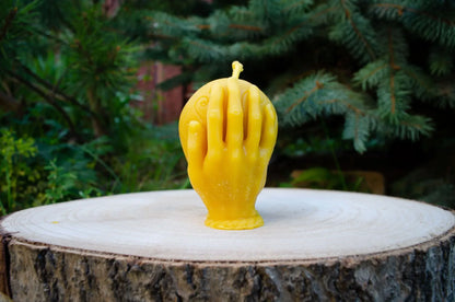 Bičių vaško žvakė "Širdis delnuose" - Melora