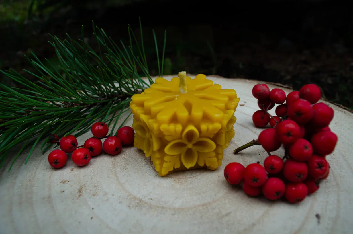 Bičių vaško žvakė "Snaigė"