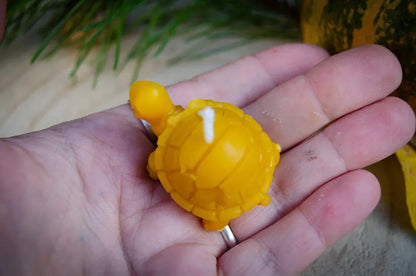 Bičių vaško žvakė "Vėžliukas" - Melora